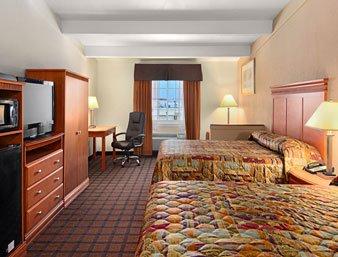 Super 8 By Wyndham I-10 College St Motel 3*